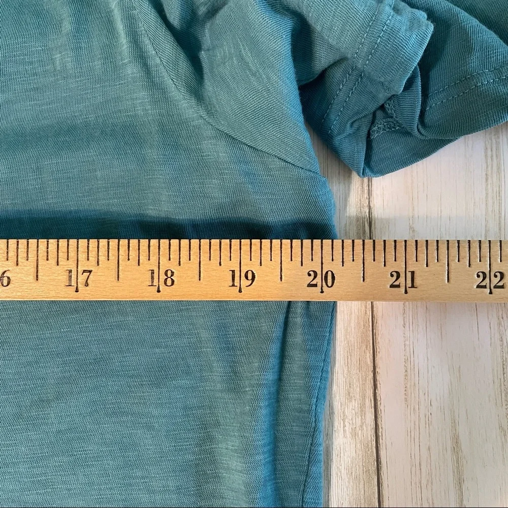 NWOT Sundry Puff Sleeve V-neck Tee - Picture 11 of 14